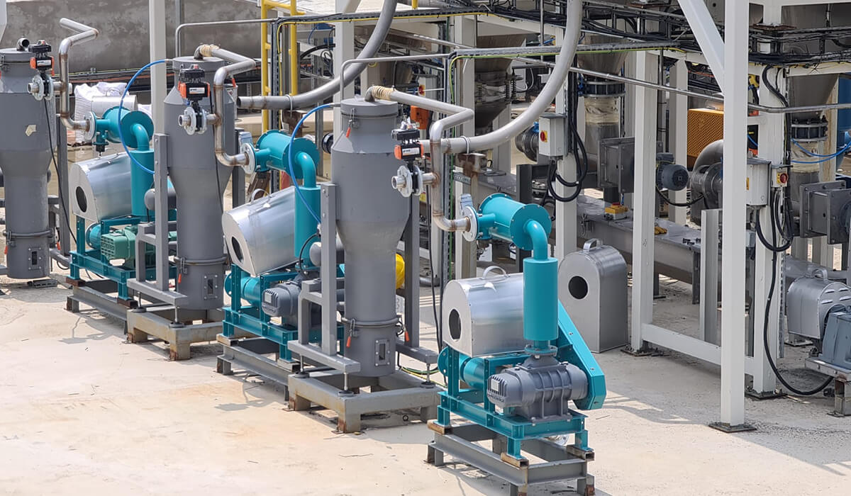 Vakumlu taşıma sistemlerine ait performans tabloları: debi, kapasite, enerji tüketimi ve proses verimliliği verileriyle endüstriyel otomasyon çözümlerini karşılaştırın. Gıda, kimya ve ilaç sektörleri için teknik analiz ve sistem seçimi rehberi.